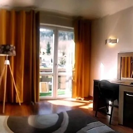 Gluszyca Lomnica 팜스테이 *